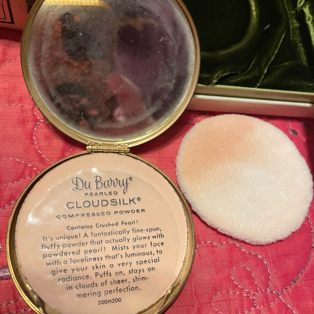 Vintage Dubarry makeup Gift set Gold Compact and Lipstick Set Never used - Picture 5 of 14